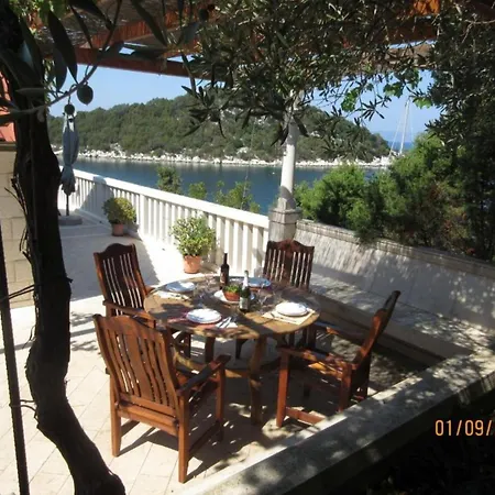 Riva - Two Bedroom With Sea View 1 Apartment