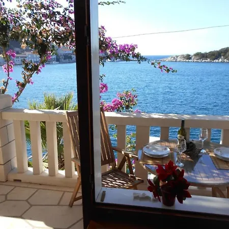 Apartment Riva - Two Bedroom With Sea View 1 Lastovo