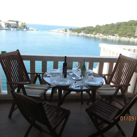 Apartment Riva - Two Bedroom With Sea View 1 Lastovo