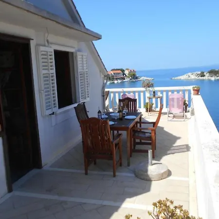 Riva - Two Bedroom With Sea View 1
