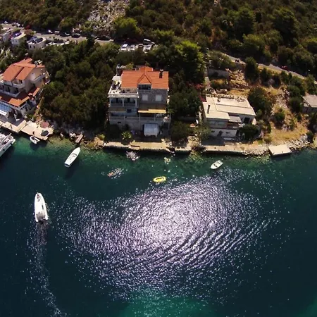 Apartment Riva - Two Bedroom With Sea View 1 Lastovo